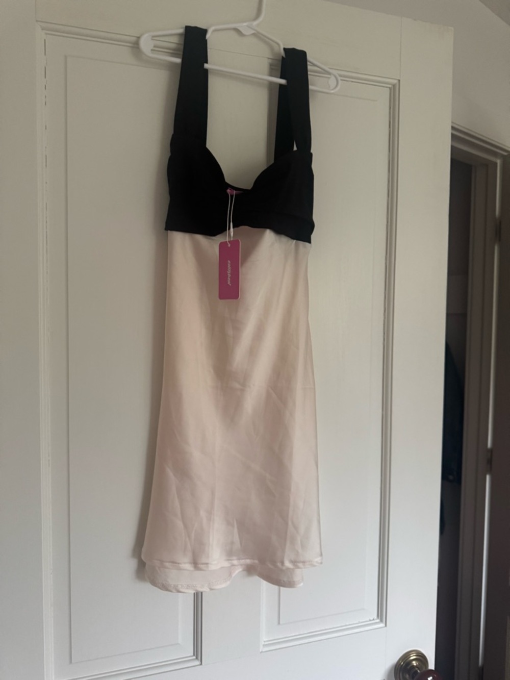 Black & Ivory Mini Slip Dress Edikted - Picture 2 of 2